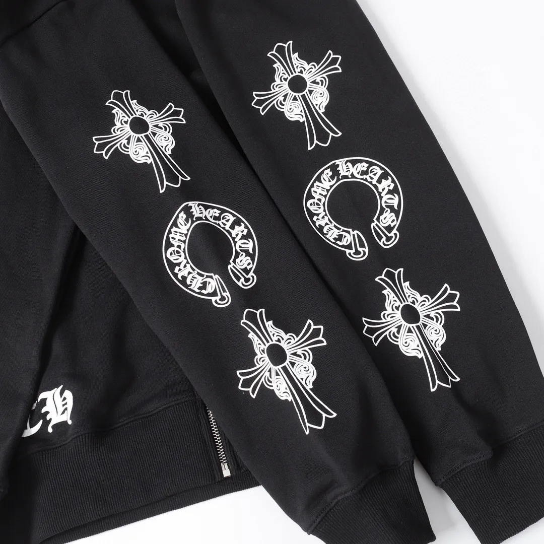 Q18—P230 -Chrome Hearts/Chrome Hearts printed zipper sweatshirt cardigan jacket -420 grams of high-density, high-quality wool, soft, delicate and skin-friendly, soft and silky to the touch, warm and skin-friendly -The hardware zipper accessories are all customized and full of details -Colour: black -Size: S M L XL